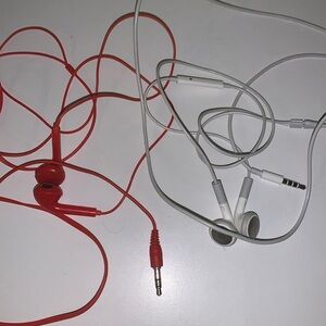 ear buds like new